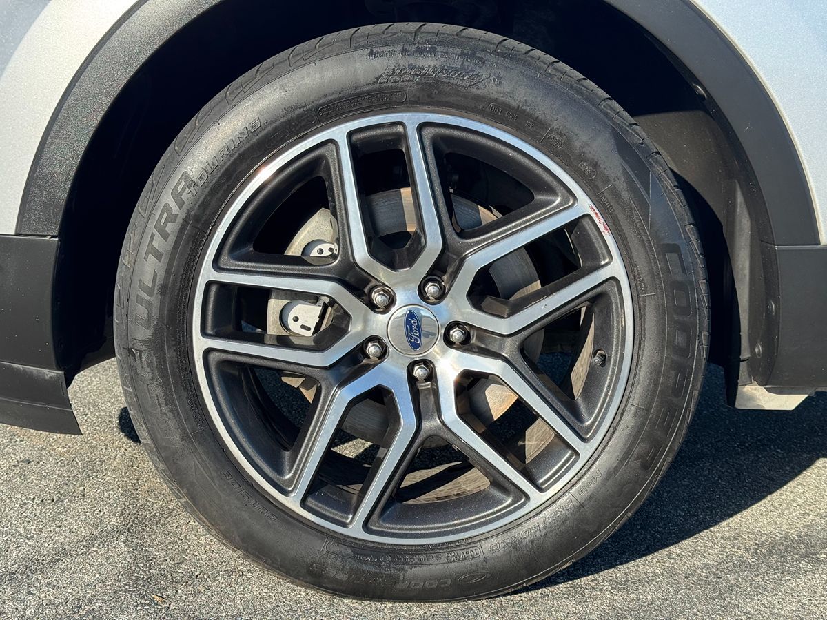 2018 Ford Explorer Sport photo 14