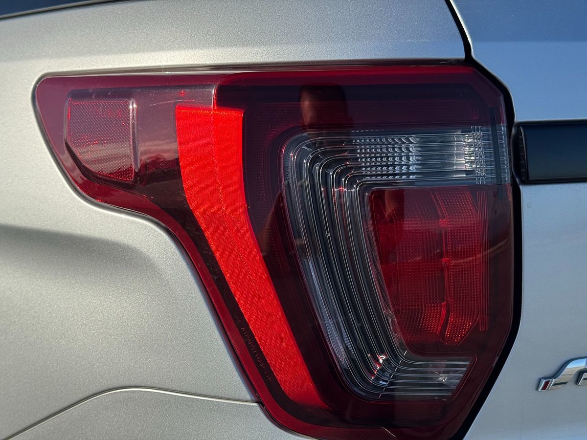 2018 Ford Explorer Sport photo 15