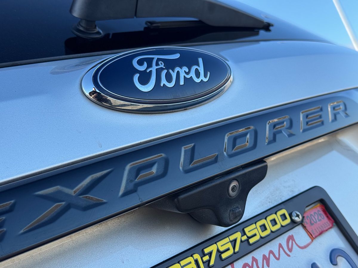 2018 Ford Explorer Sport photo 17