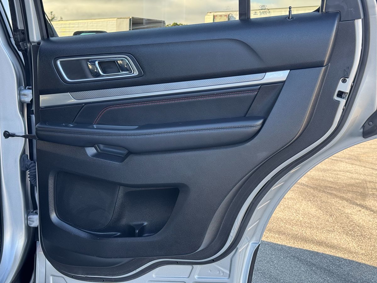 2018 Ford Explorer Sport photo 20