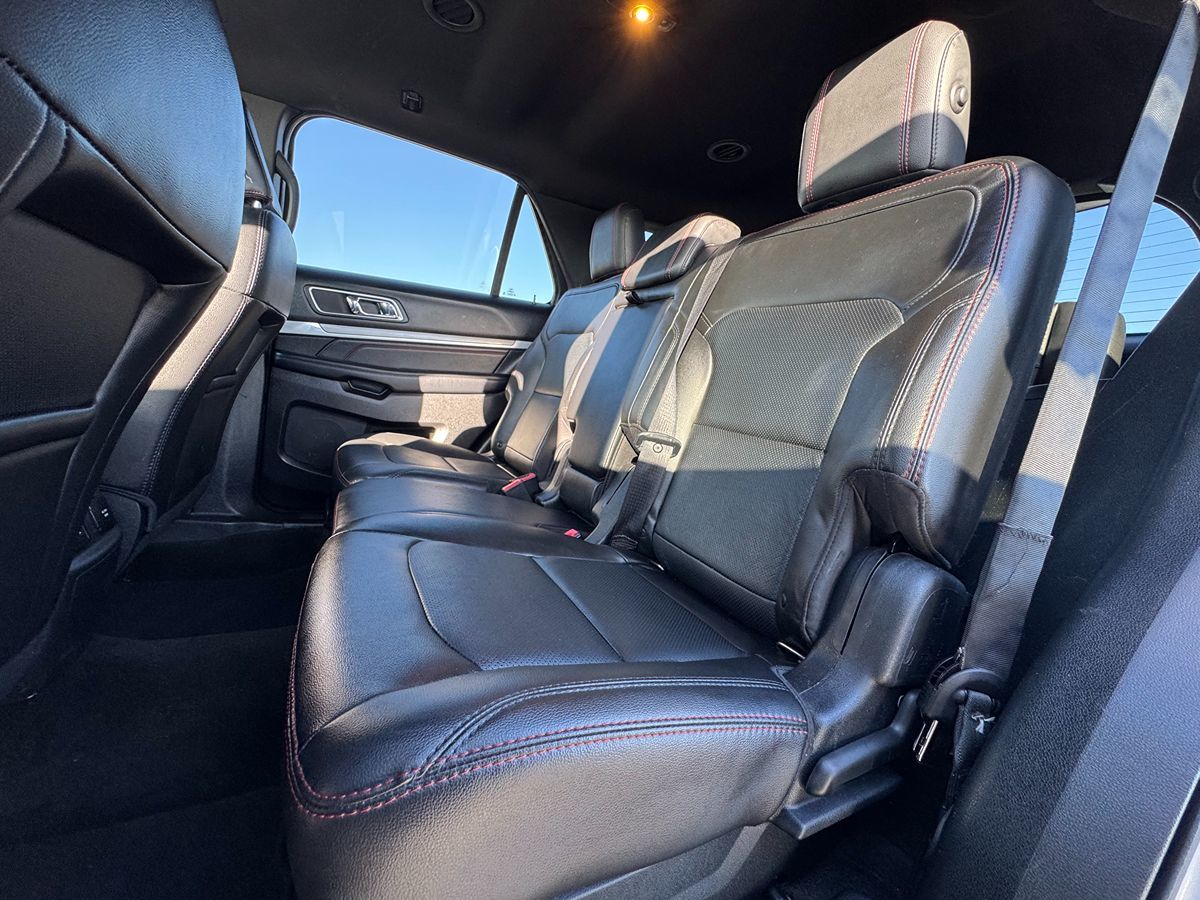 2018 Ford Explorer Sport photo 28