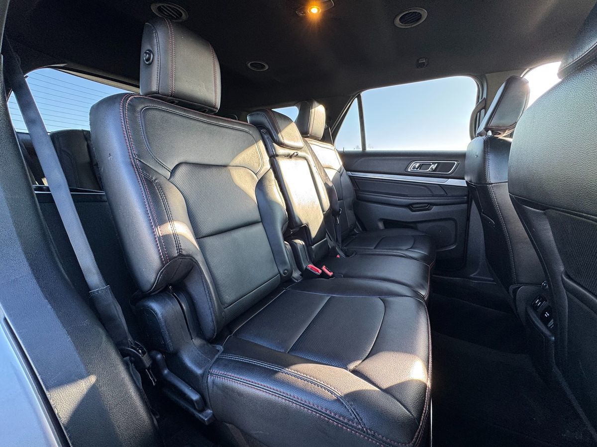 2018 Ford Explorer Sport photo 31