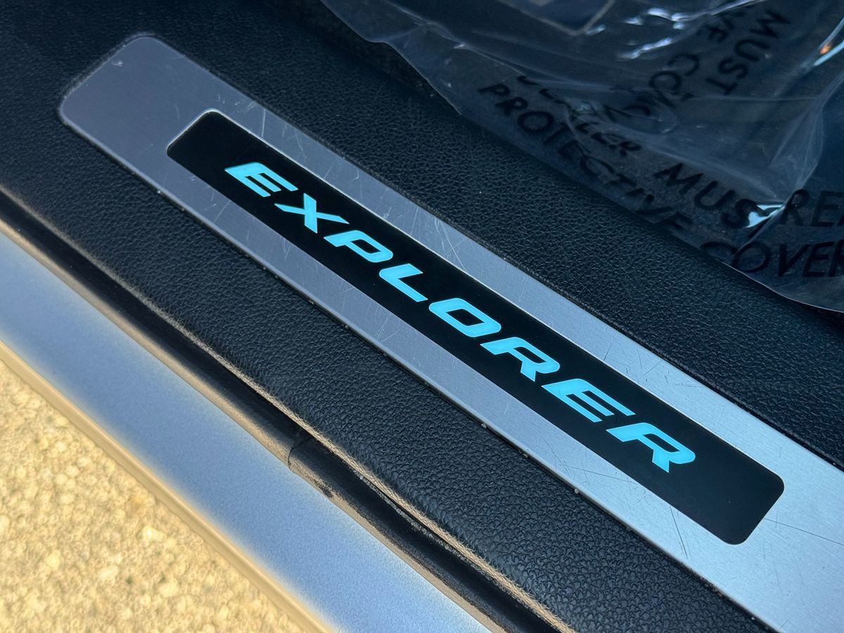 2018 Ford Explorer Sport photo 42