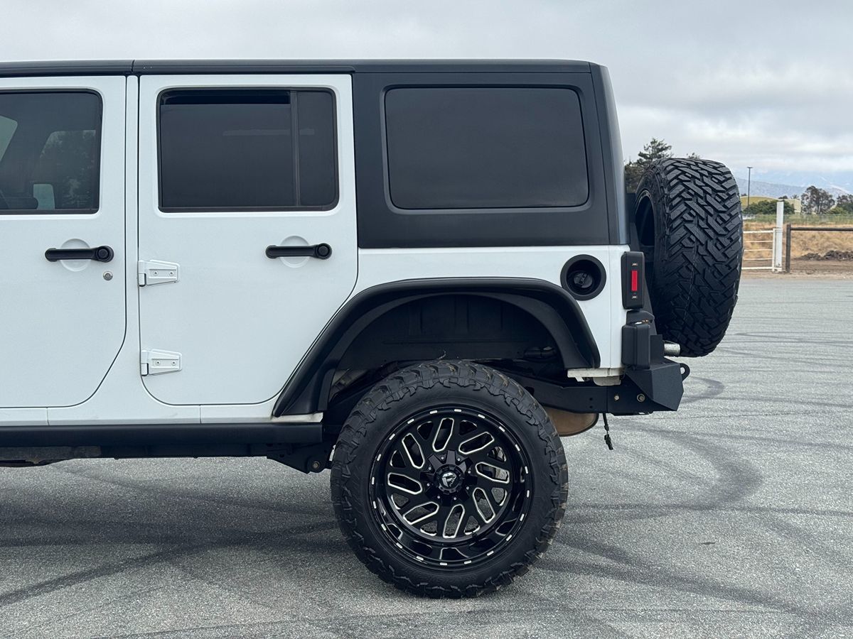 2016 Jeep Wrangler Unlimited Willys Wheeler photo 3