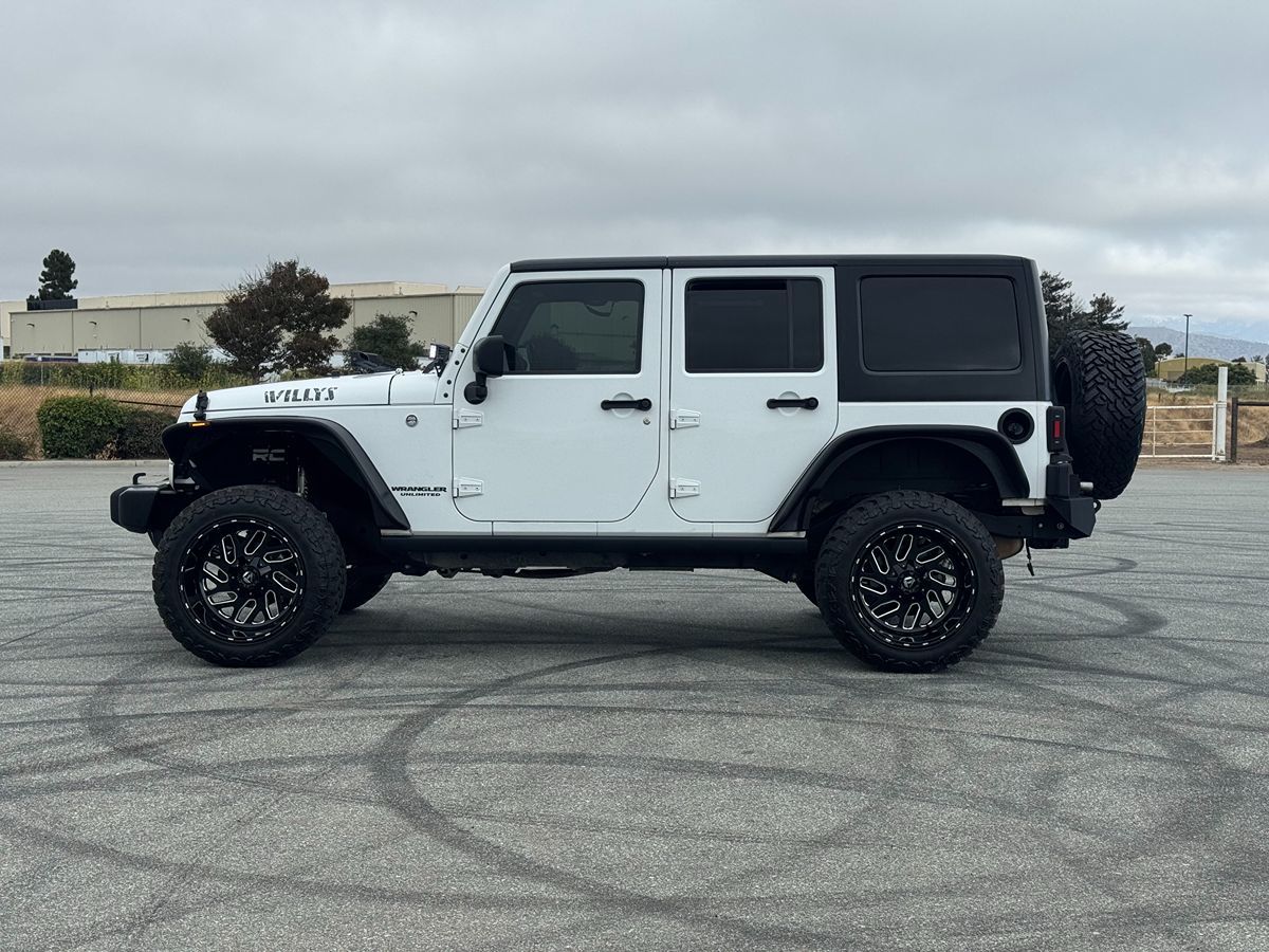 2016 Jeep Wrangler Unlimited Willys Wheeler photo 4