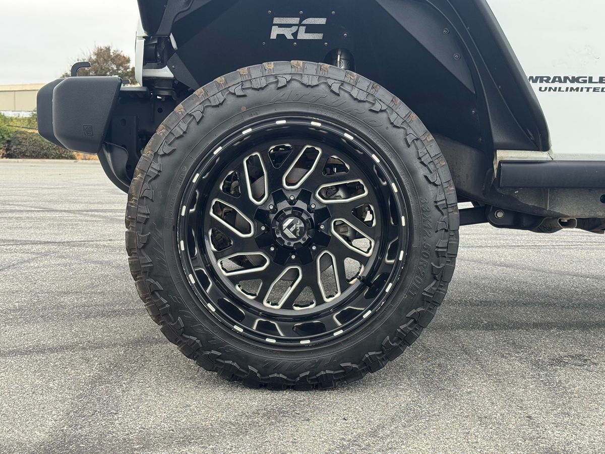 2016 Jeep Wrangler Unlimited Willys Wheeler photo 17