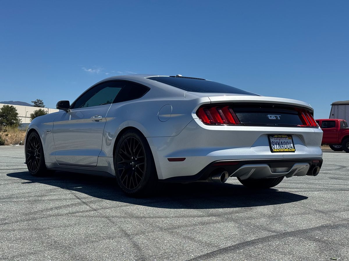 2017 Ford Mustang GT Premium photo 5