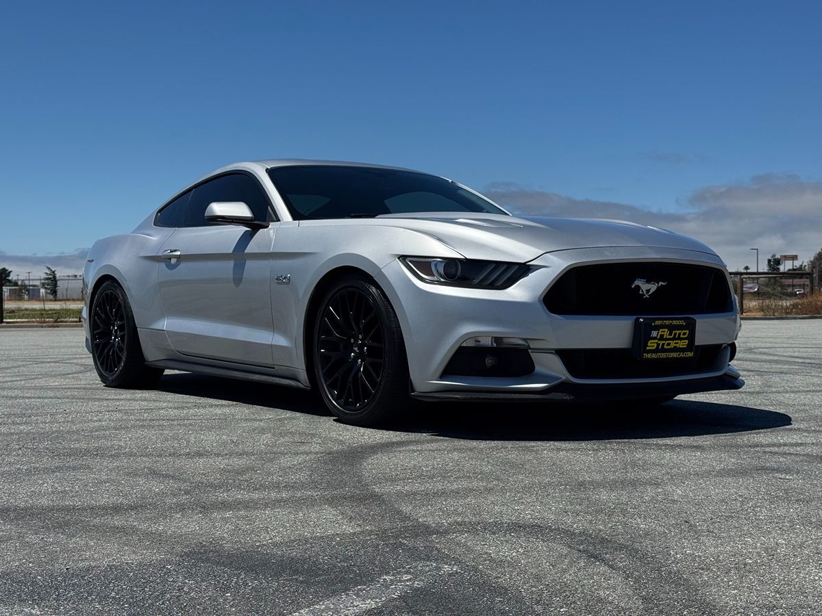 2017 Ford Mustang GT Premium photo 11