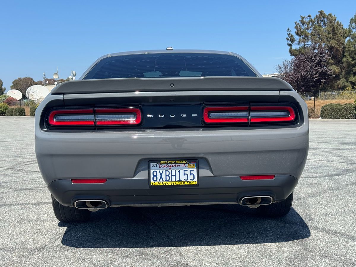 2018 Dodge Challenger SXT photo 5