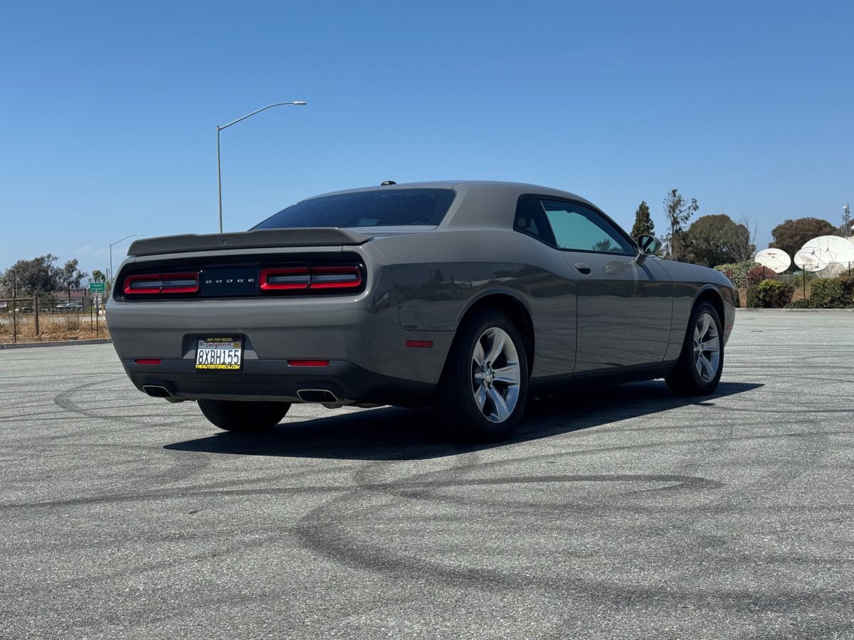 2018 Dodge Challenger SXT photo 6