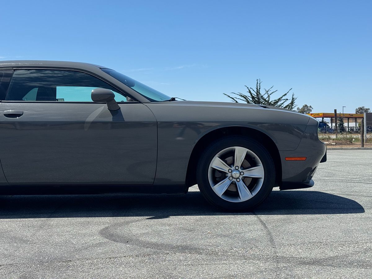2018 Dodge Challenger SXT photo 8