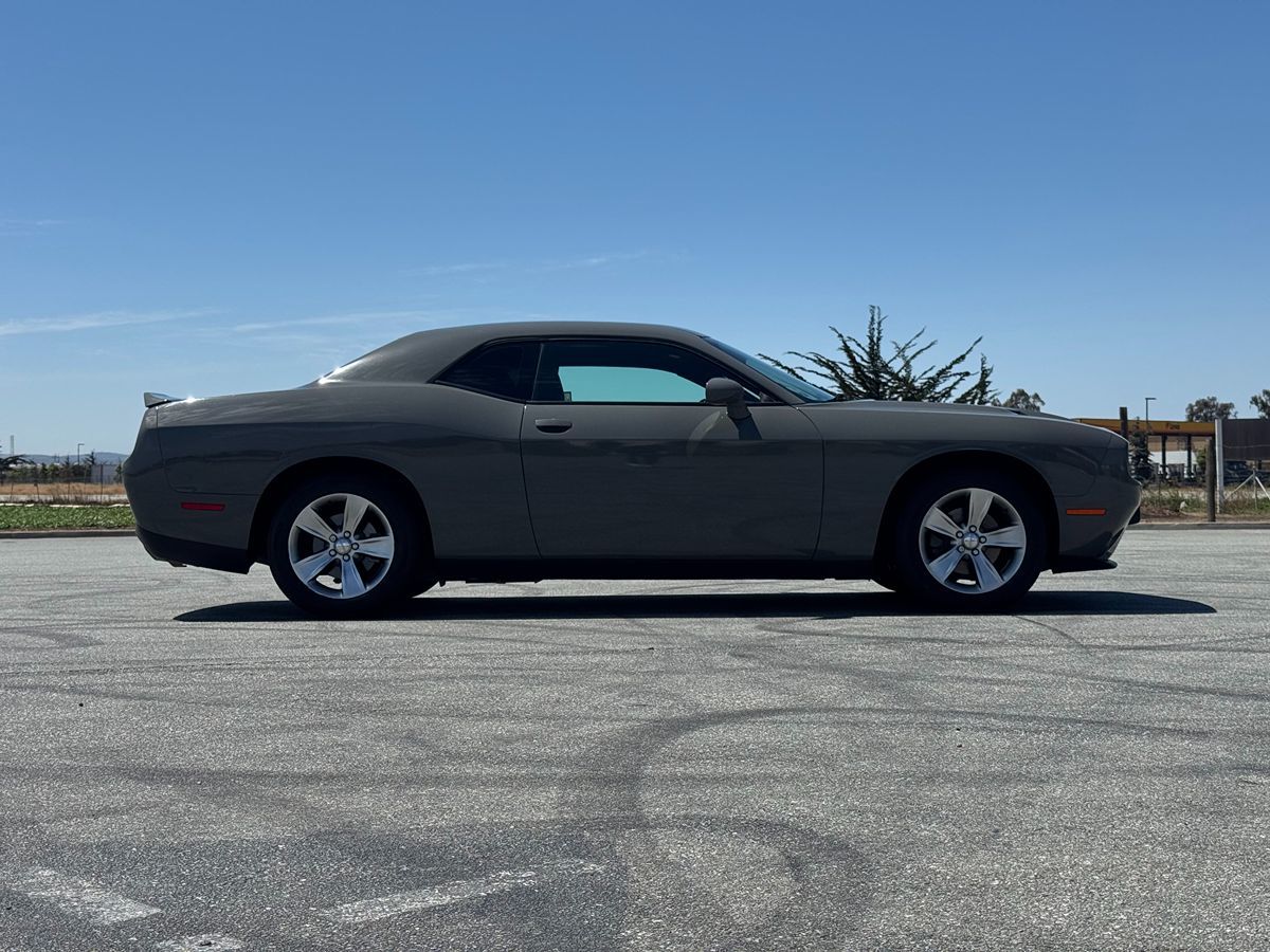 2018 Dodge Challenger SXT photo 9