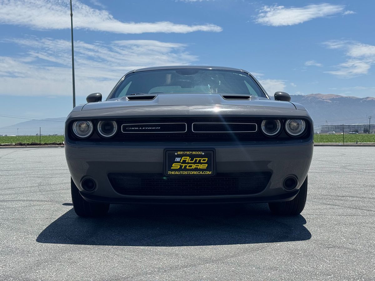 2018 Dodge Challenger SXT photo 11