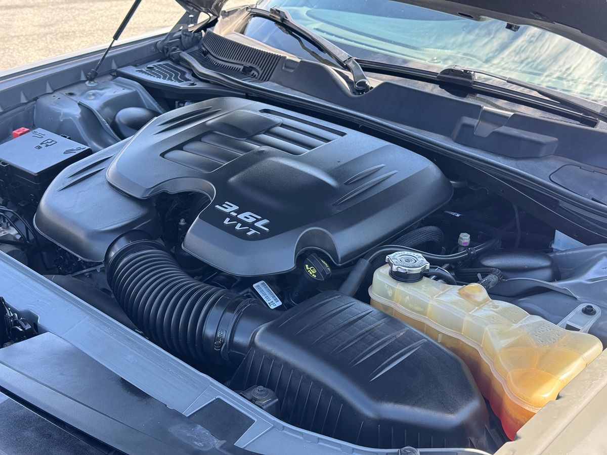 2018 Dodge Challenger SXT photo 23