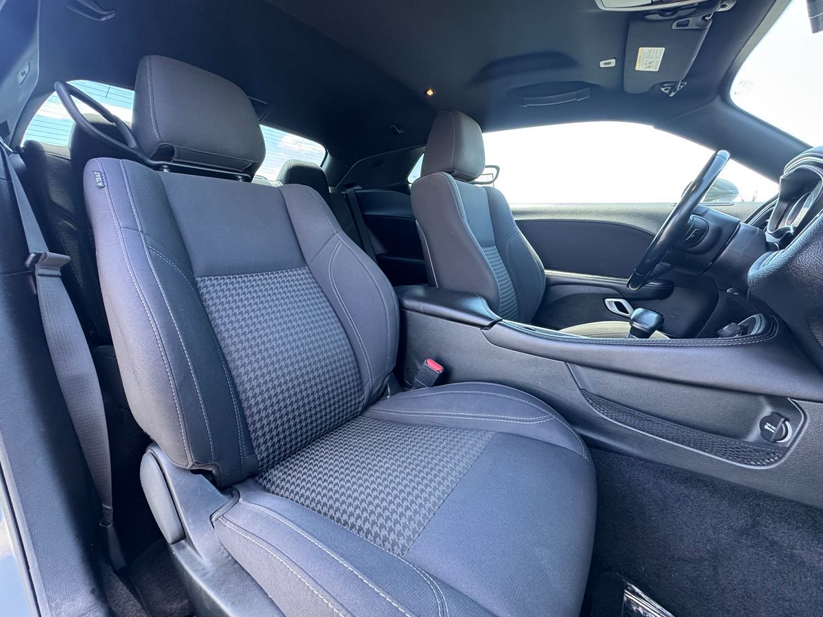 2018 Dodge Challenger SXT photo 27