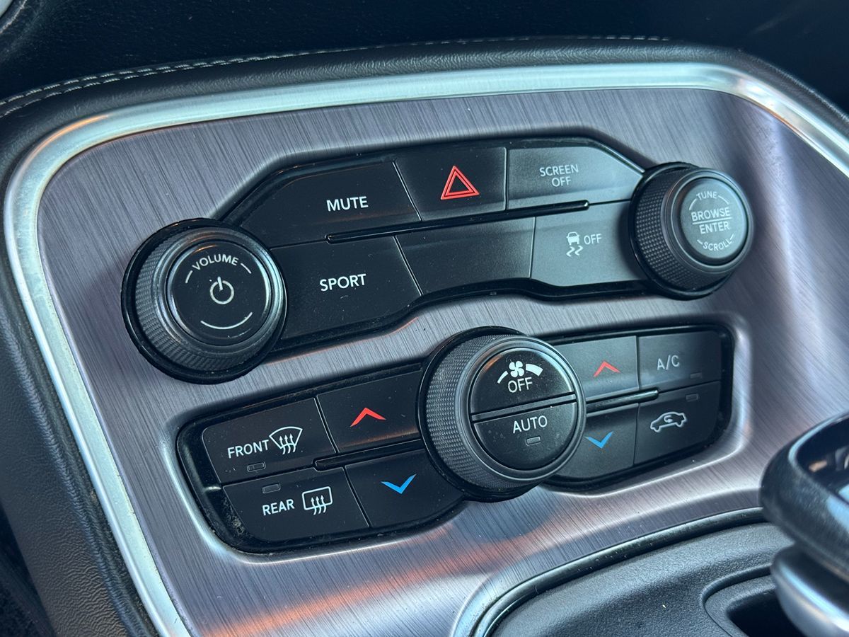 2018 Dodge Challenger SXT photo 36