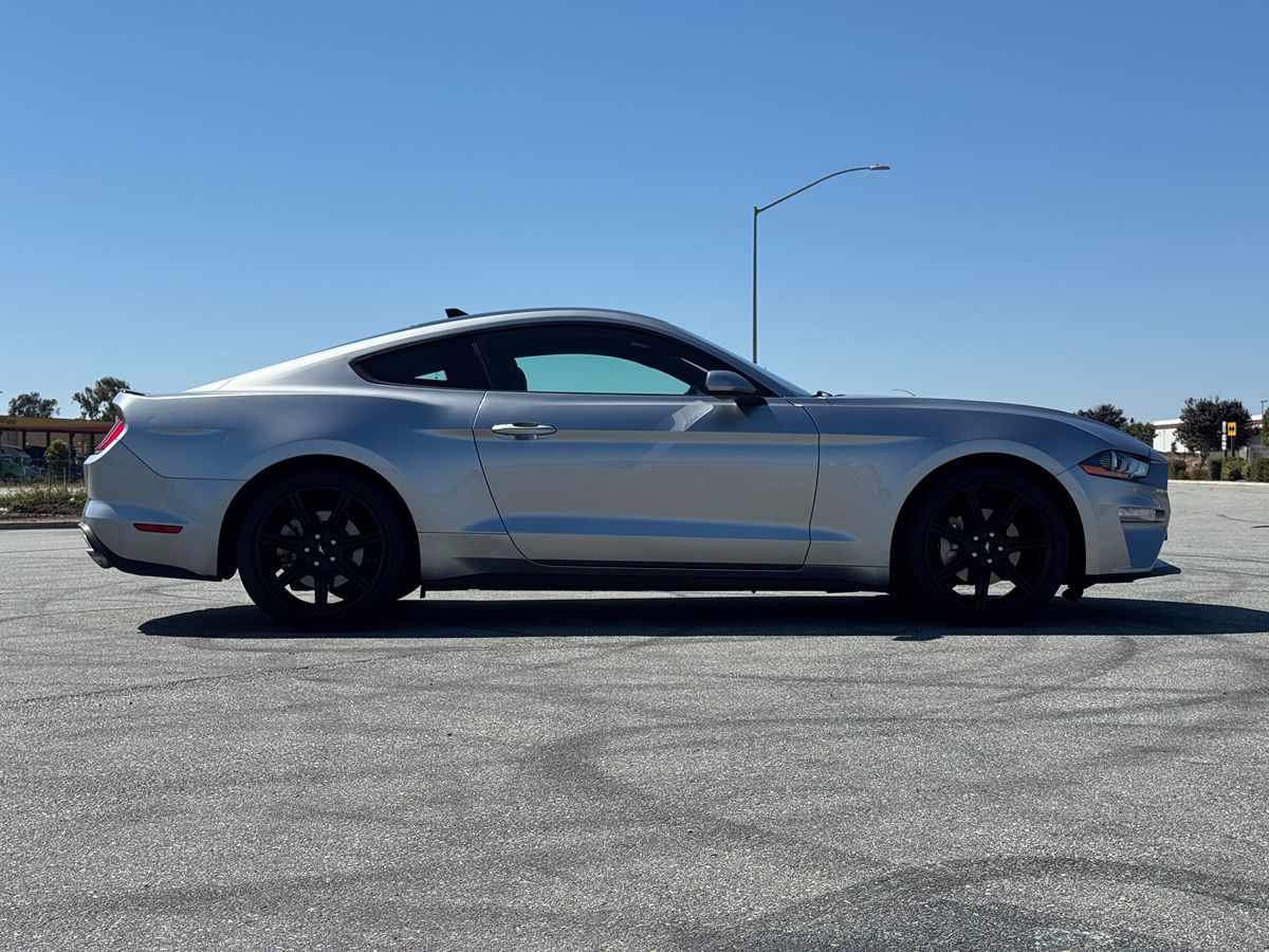 2020 Ford Mustang EcoBoost Premium photo 10