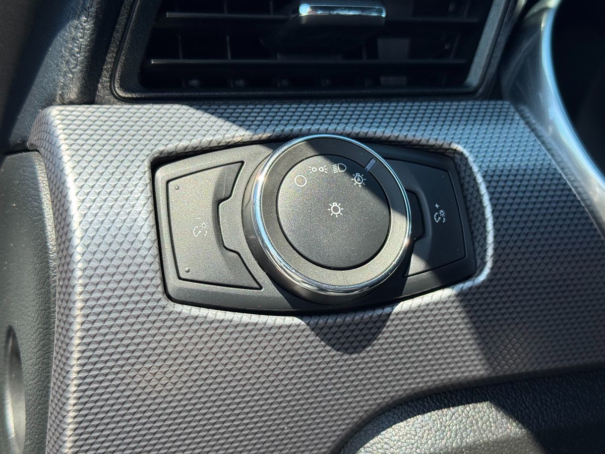 2020 Ford Mustang EcoBoost Premium photo 34