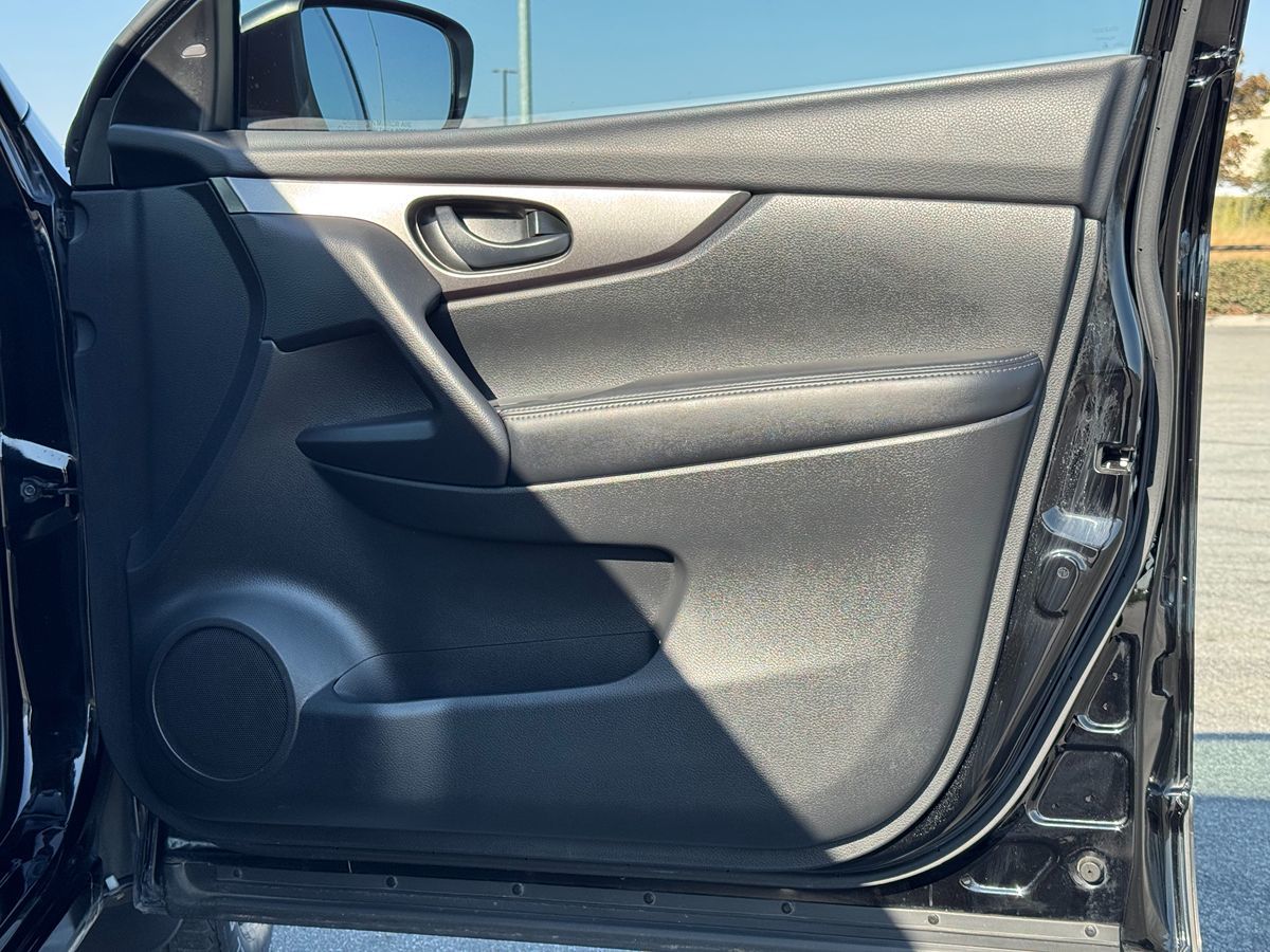 2018 Nissan Rogue Sport S - Photo 18