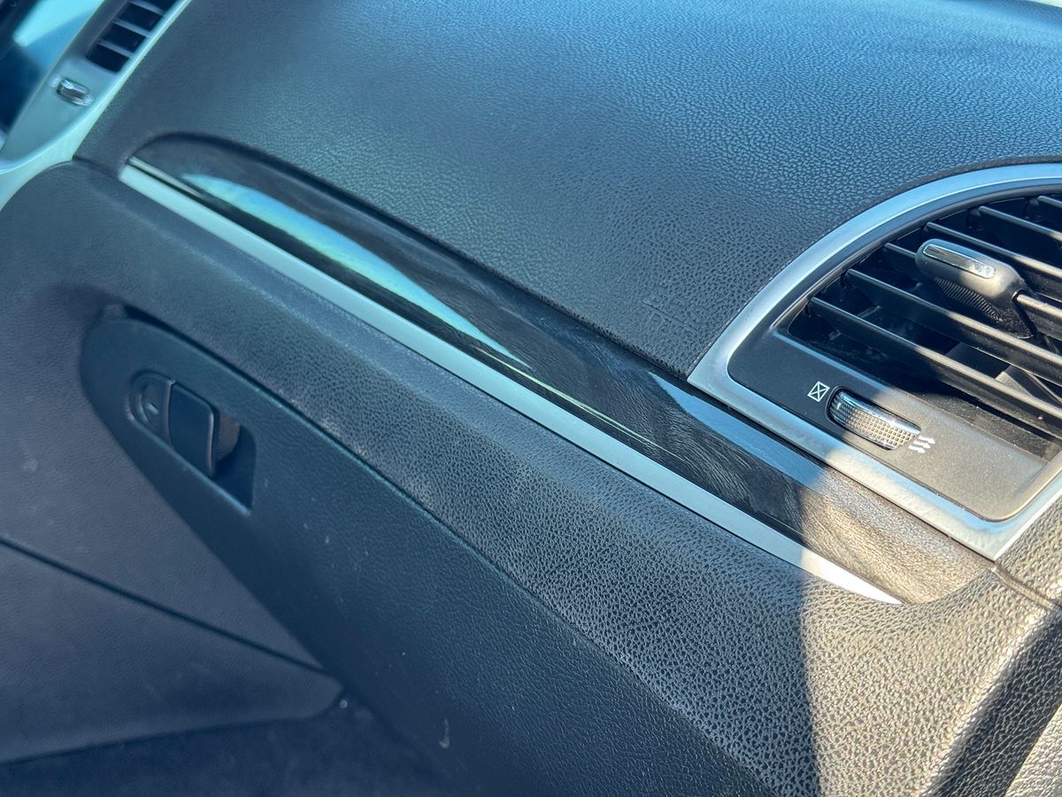 2019 Chrysler 300 Touring L photo 22