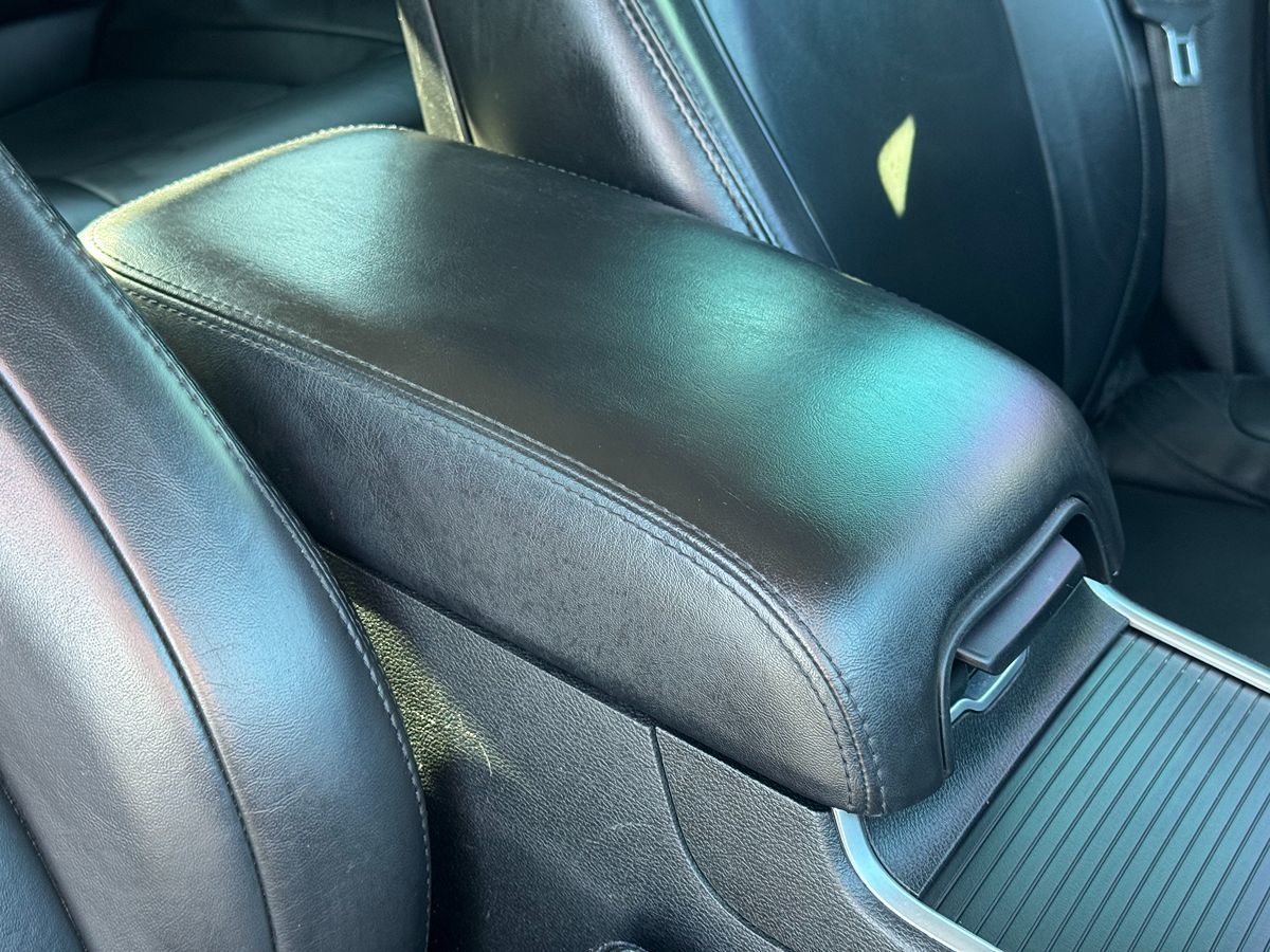 2019 Chrysler 300 Touring L photo 23