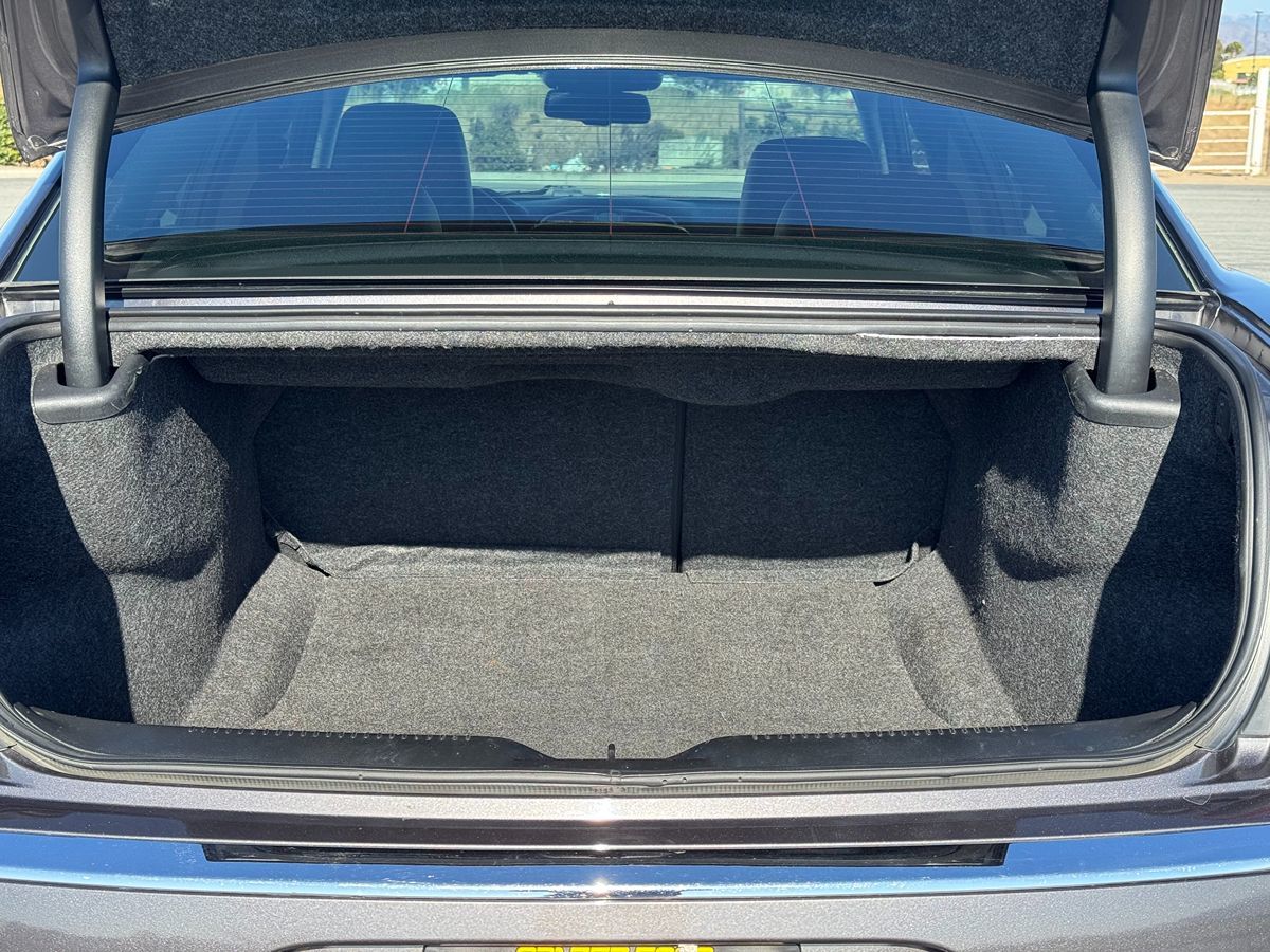 2019 Chrysler 300 Touring L photo 26
