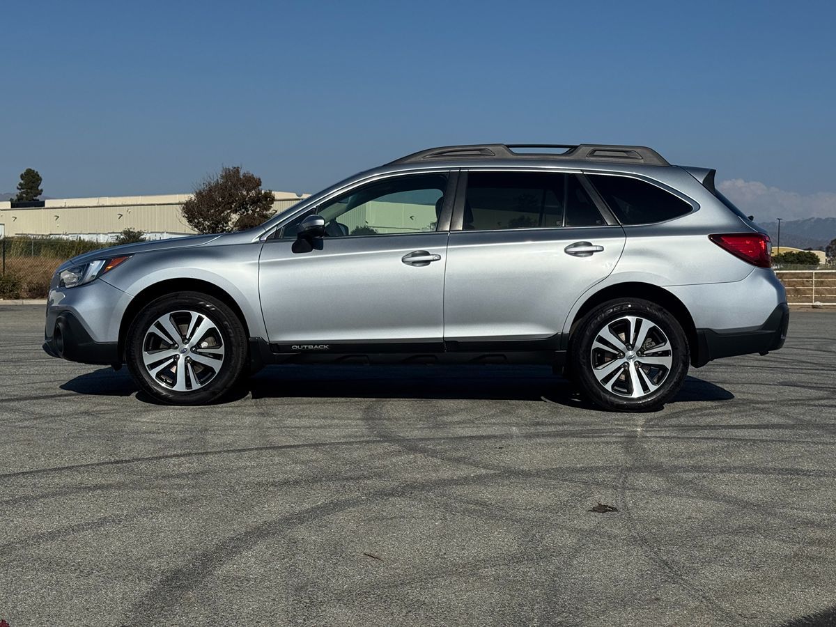 2018 Subaru Outback Limited photo 4