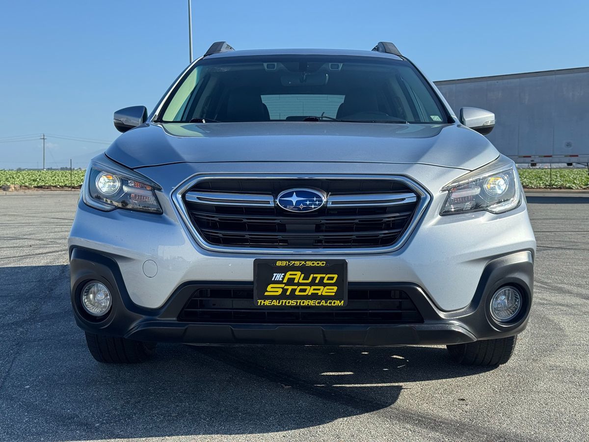 2018 Subaru Outback Limited photo 12
