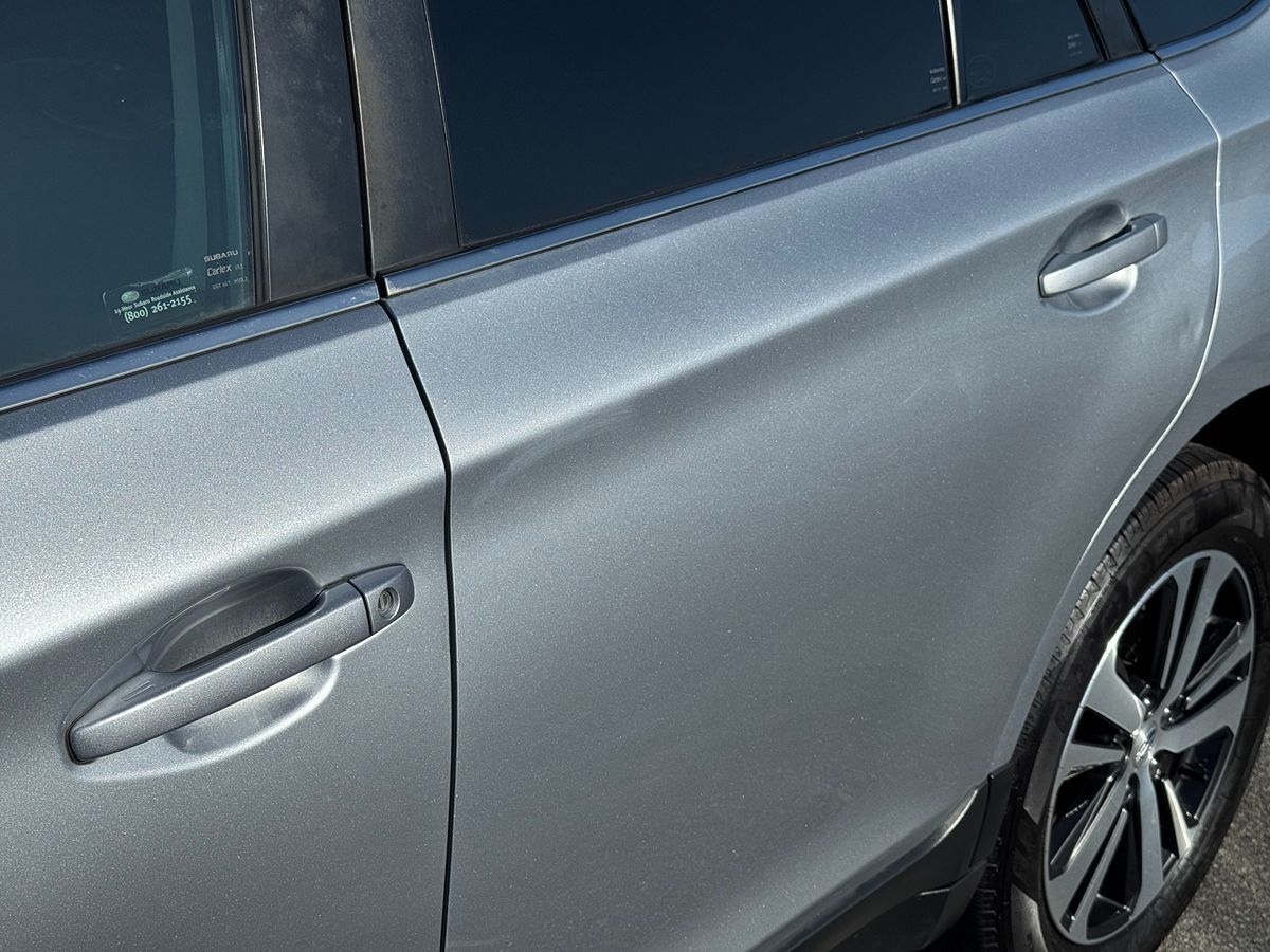 2018 Subaru Outback Limited photo 17