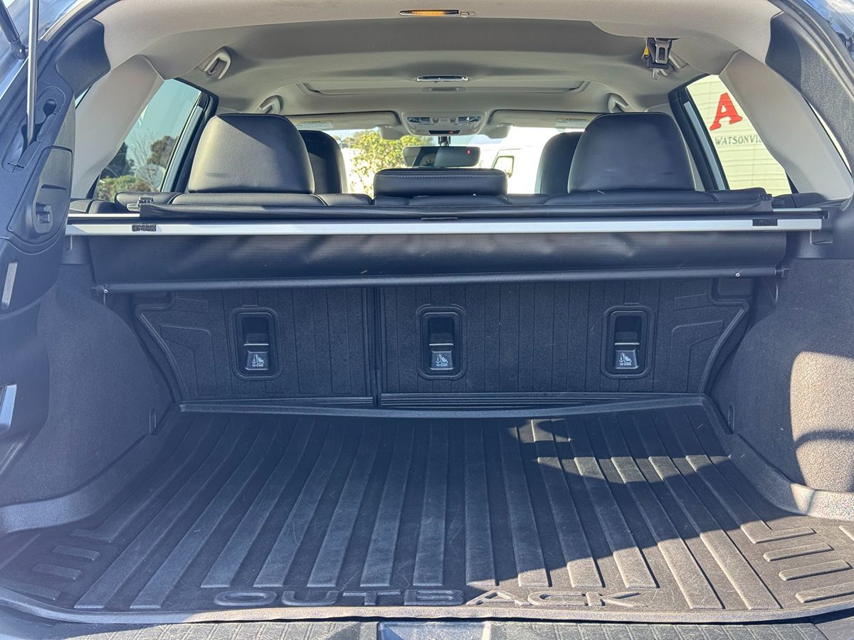 2018 Subaru Outback Limited photo 22