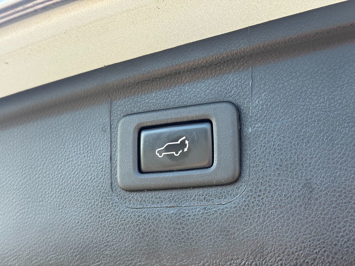 2018 Subaru Outback Limited photo 23