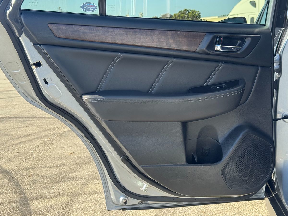 2018 Subaru Outback Limited photo 24
