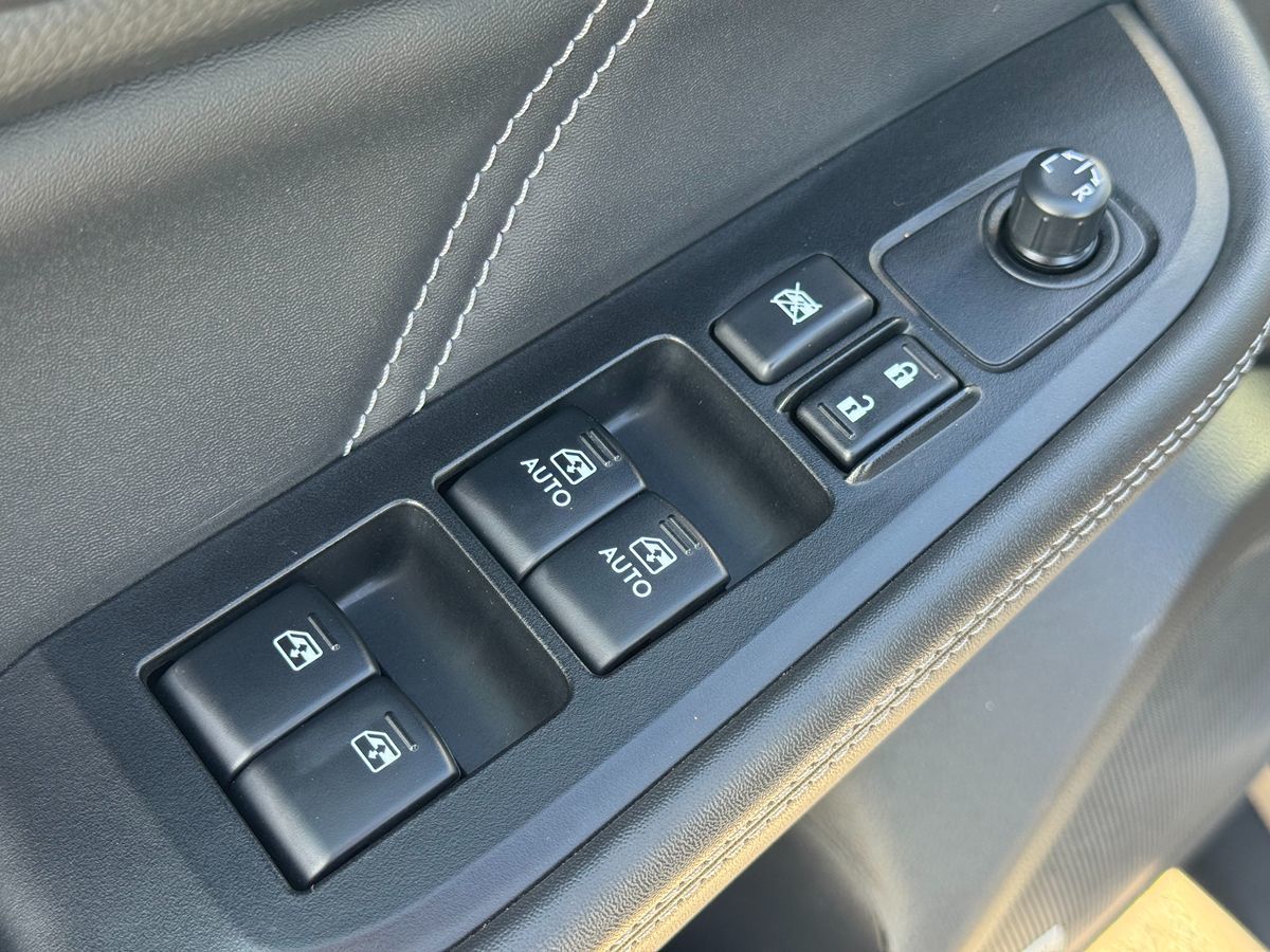 2018 Subaru Outback Limited photo 38