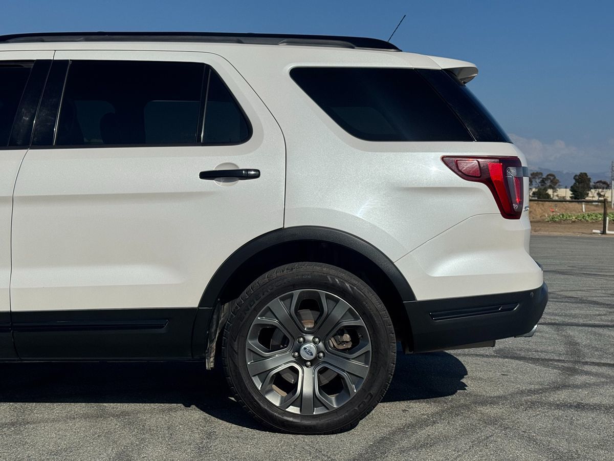 2018 Ford Explorer Sport photo 3