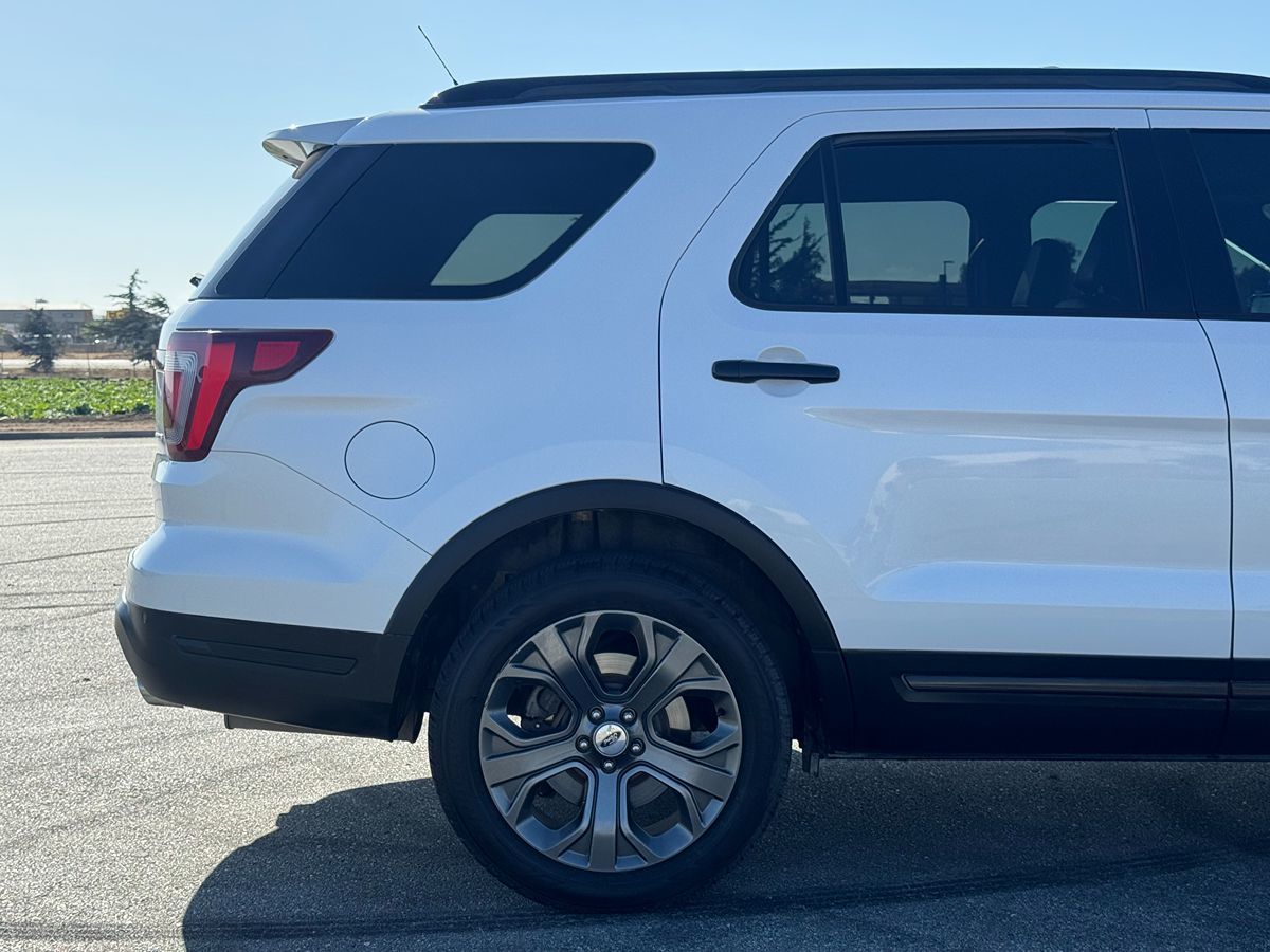 2018 Ford Explorer Sport photo 8