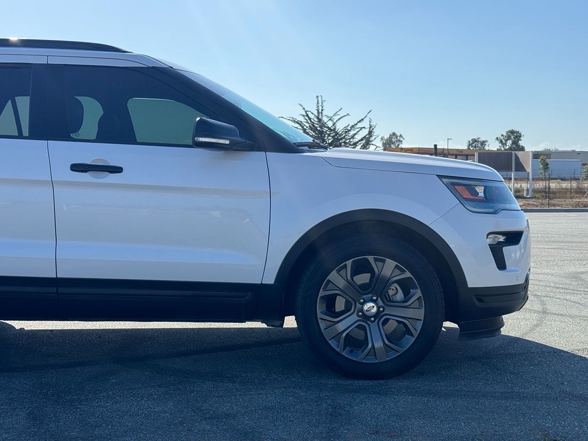 2018 Ford Explorer Sport photo 9