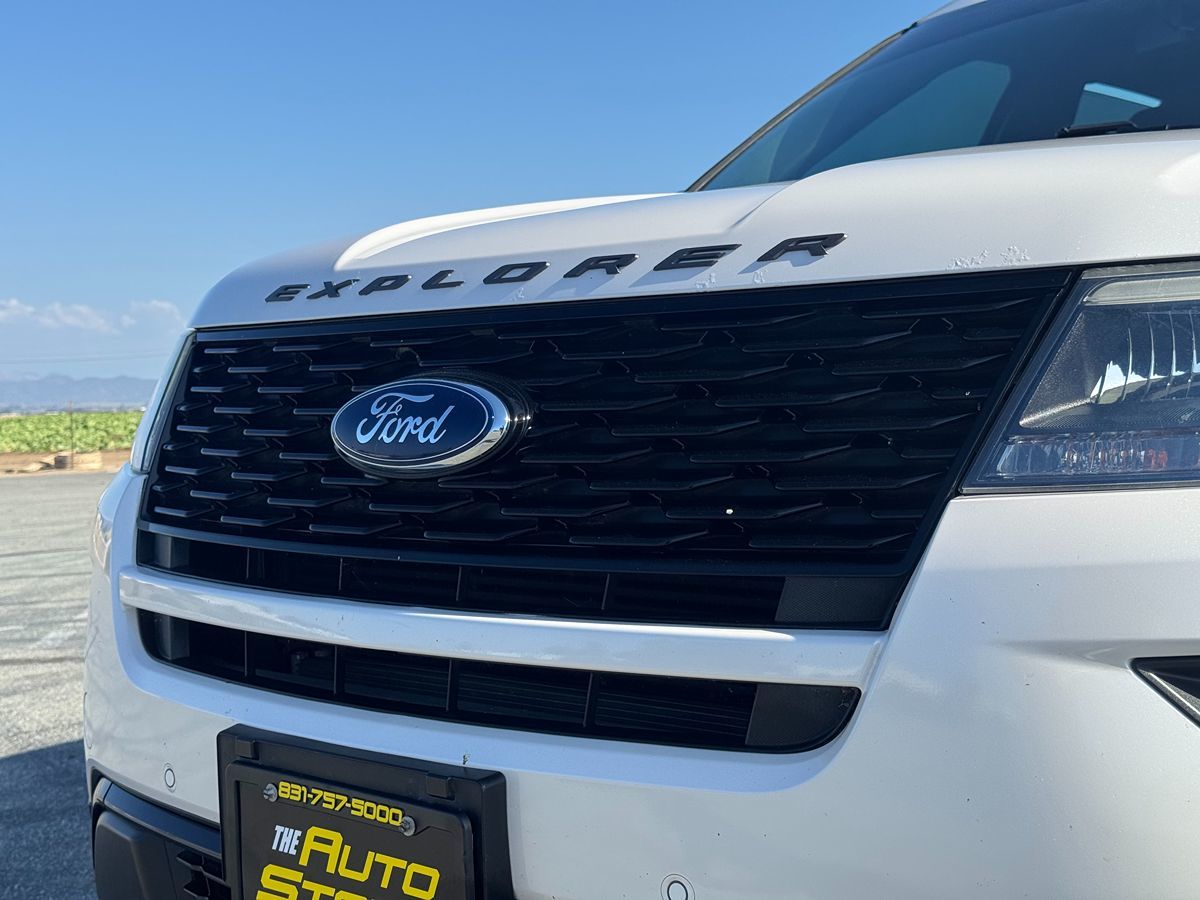 2018 Ford Explorer Sport photo 13