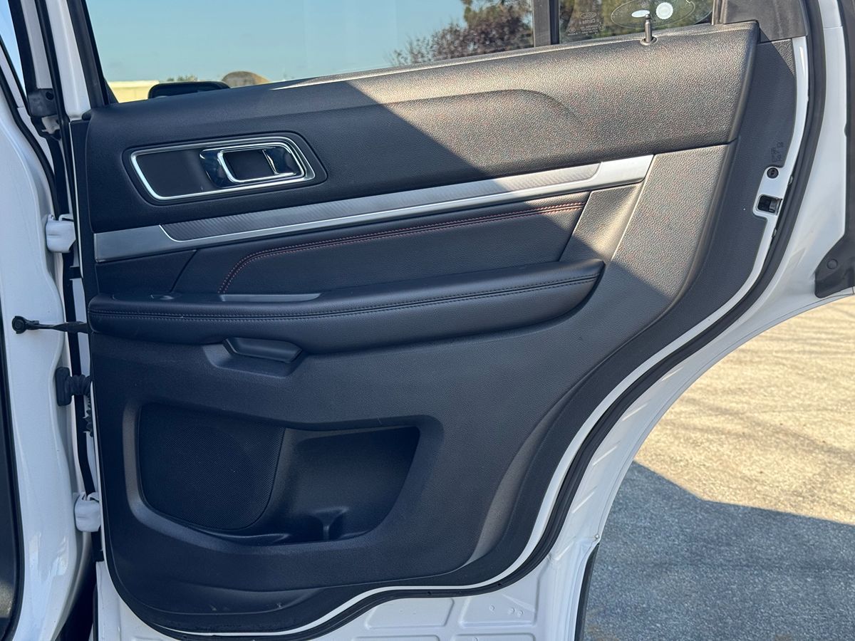 2018 Ford Explorer Sport photo 23