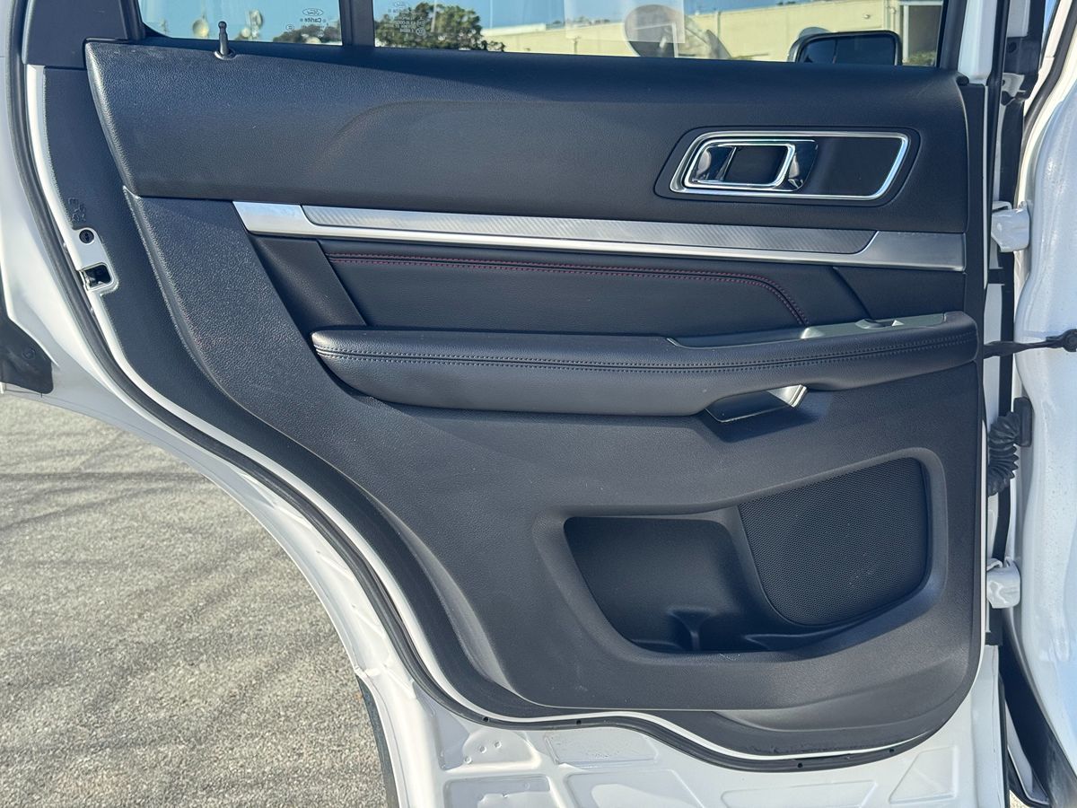 2018 Ford Explorer Sport photo 27