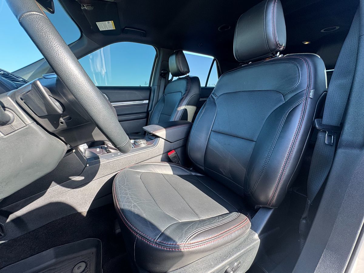 2018 Ford Explorer Sport photo 30