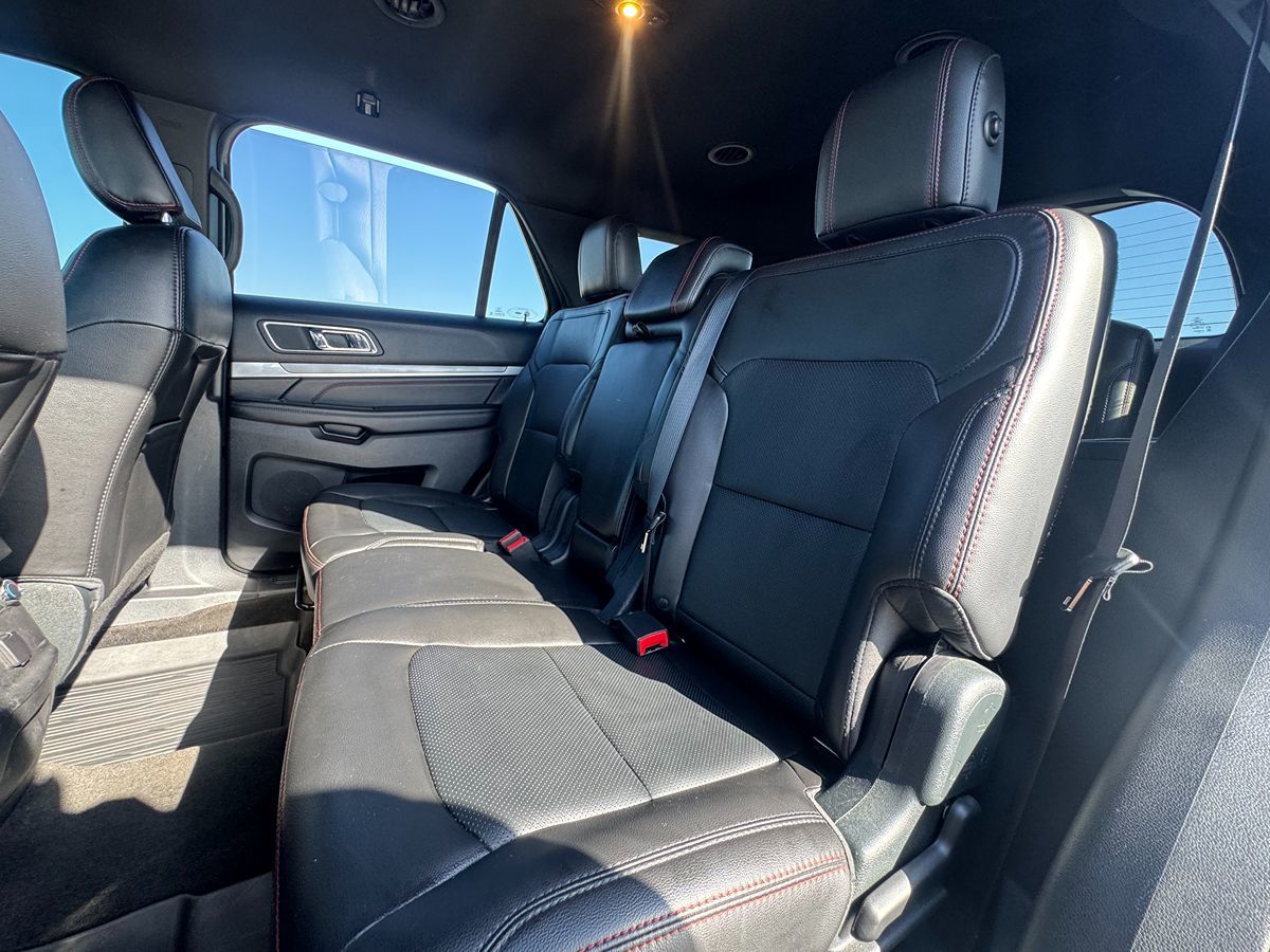 2018 Ford Explorer Sport photo 31