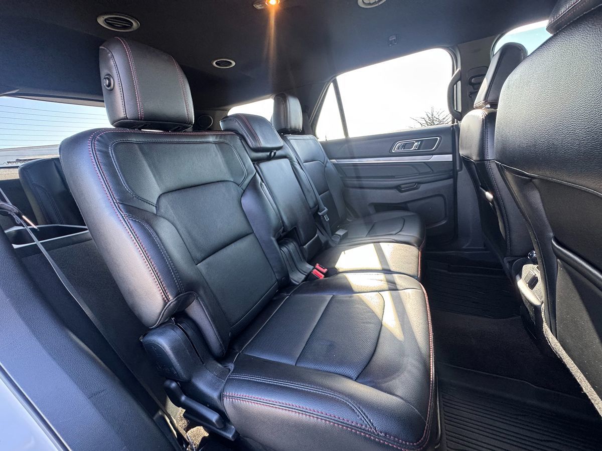 2018 Ford Explorer Sport photo 34