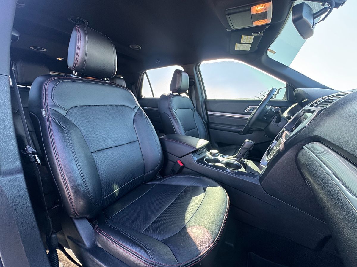 2018 Ford Explorer Sport photo 35