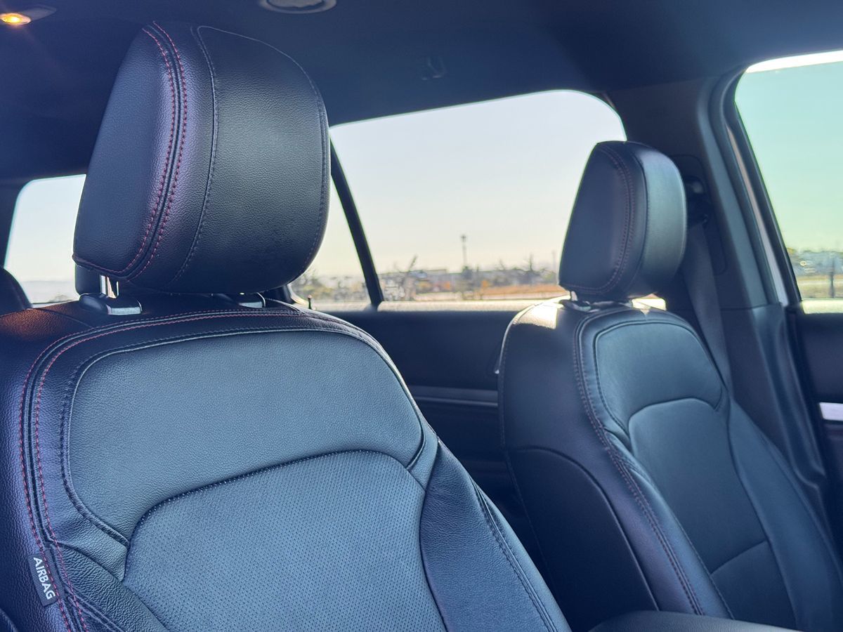 2018 Ford Explorer Sport photo 38