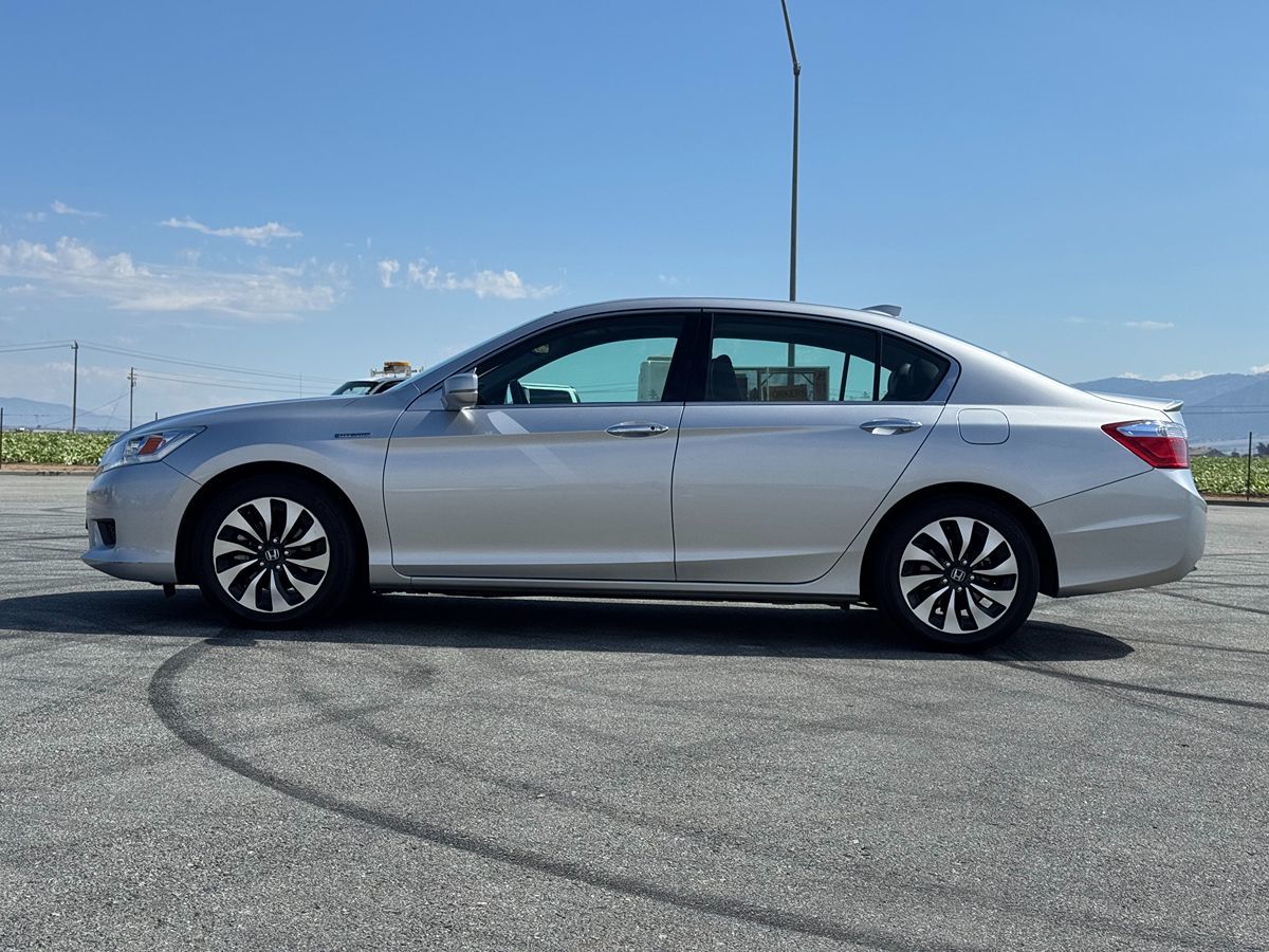 2014 Honda Accord Hybrid Touring photo 4