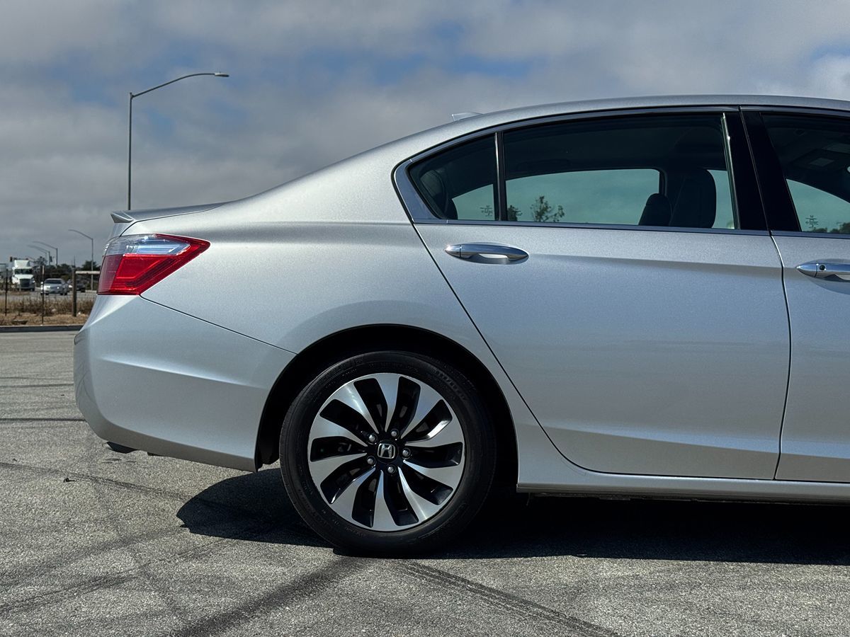 2014 Honda Accord Hybrid Touring photo 8