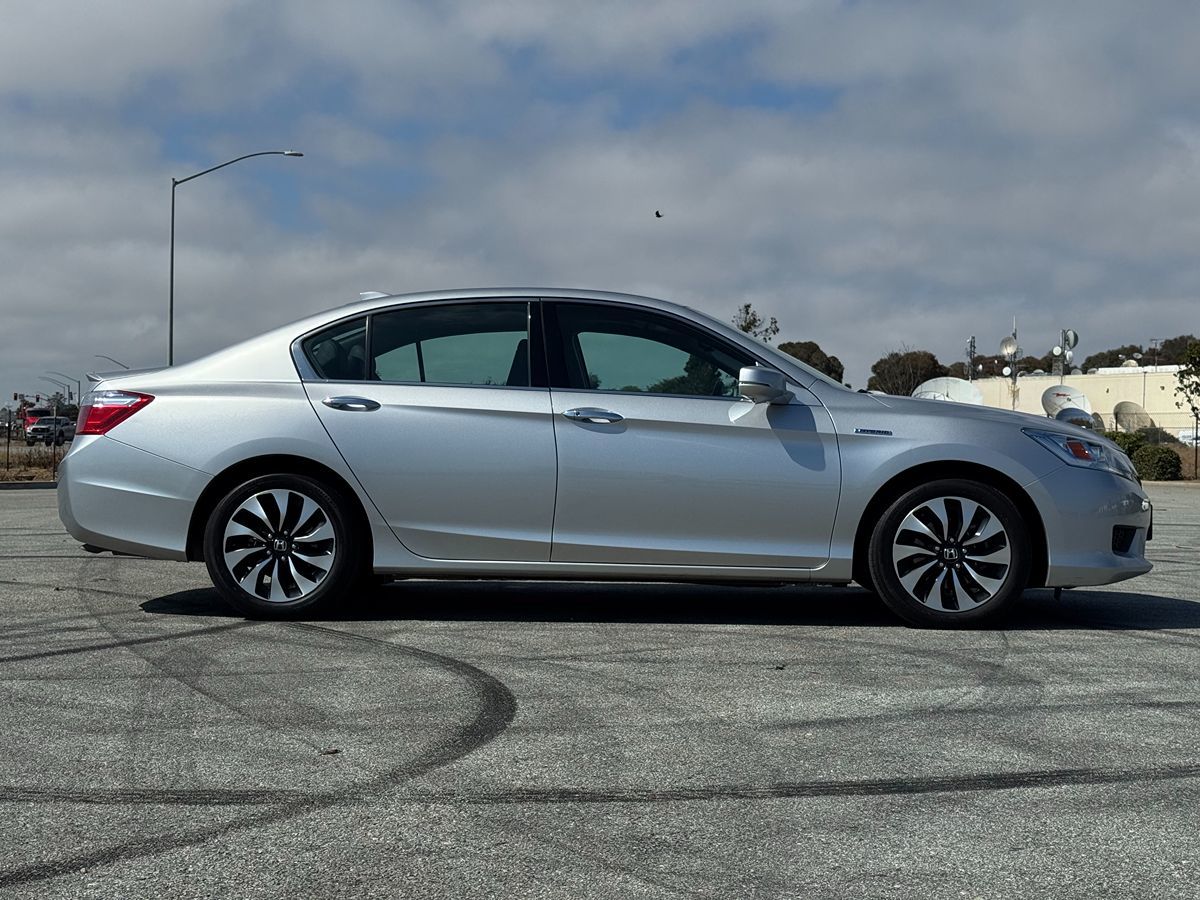 2014 Honda Accord Hybrid Touring photo 10