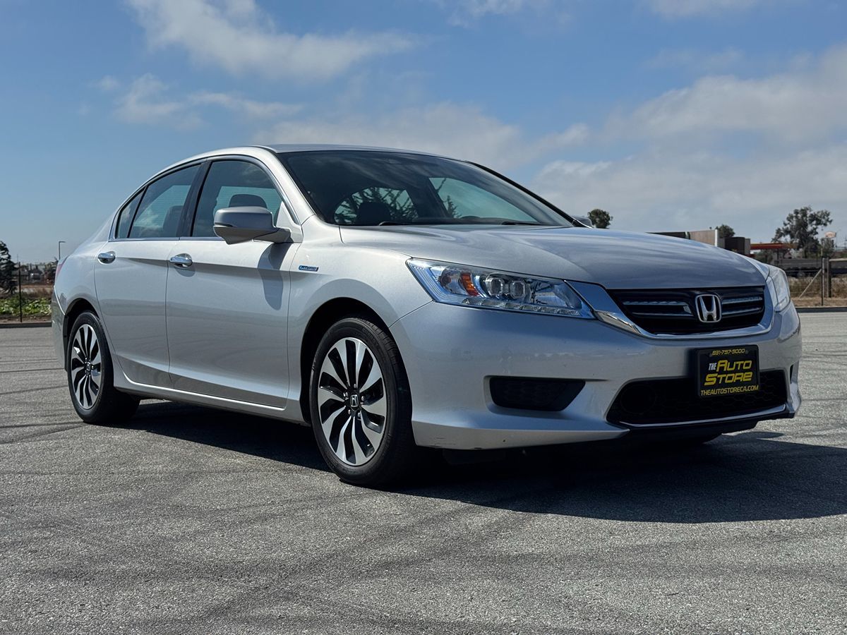 2014 Honda Accord Hybrid Touring photo 11
