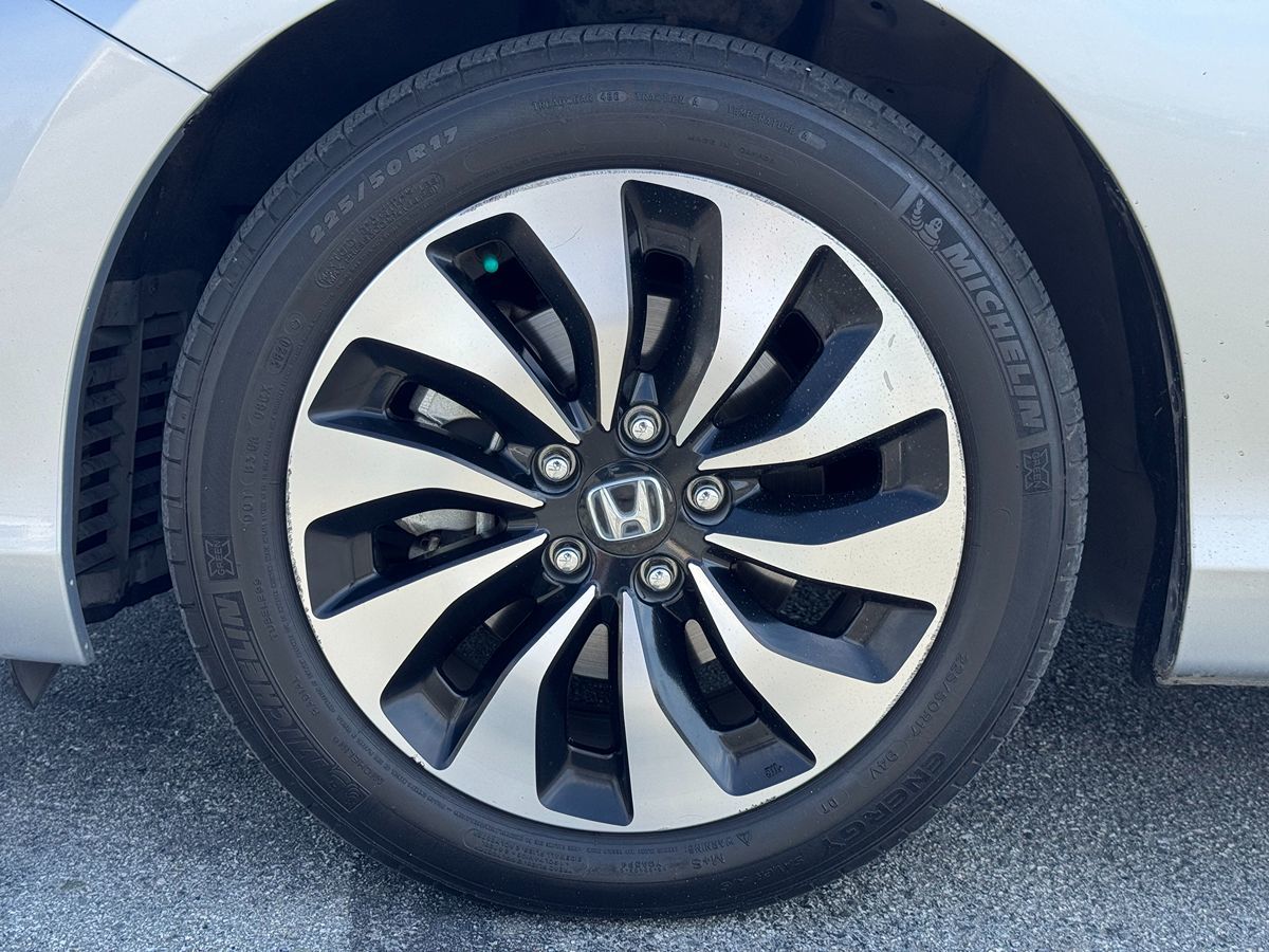 2014 Honda Accord Hybrid Touring photo 15