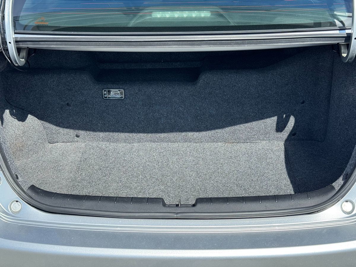 2014 Honda Accord Hybrid Touring photo 24